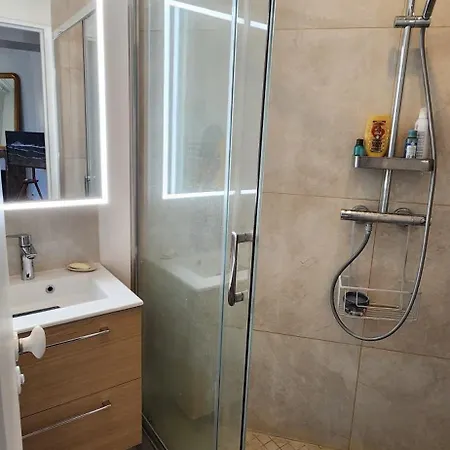 Renovated Designer 2-bedroom Apartment, Bibliotheque Nationale De France And Seine Apartment